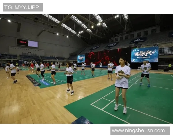 深圳羽毛球队运营模式解析及其在羽毛球热点中的影响力探讨